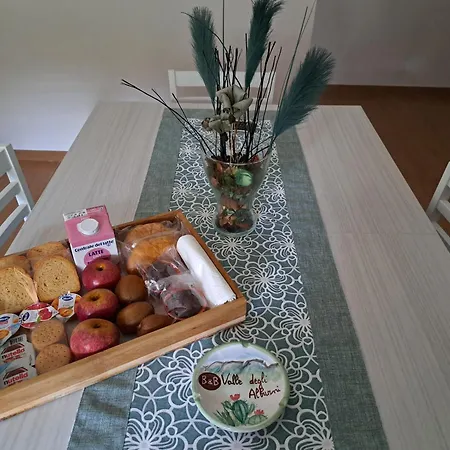 Valle Degli Alburni Couette-café Postiglione